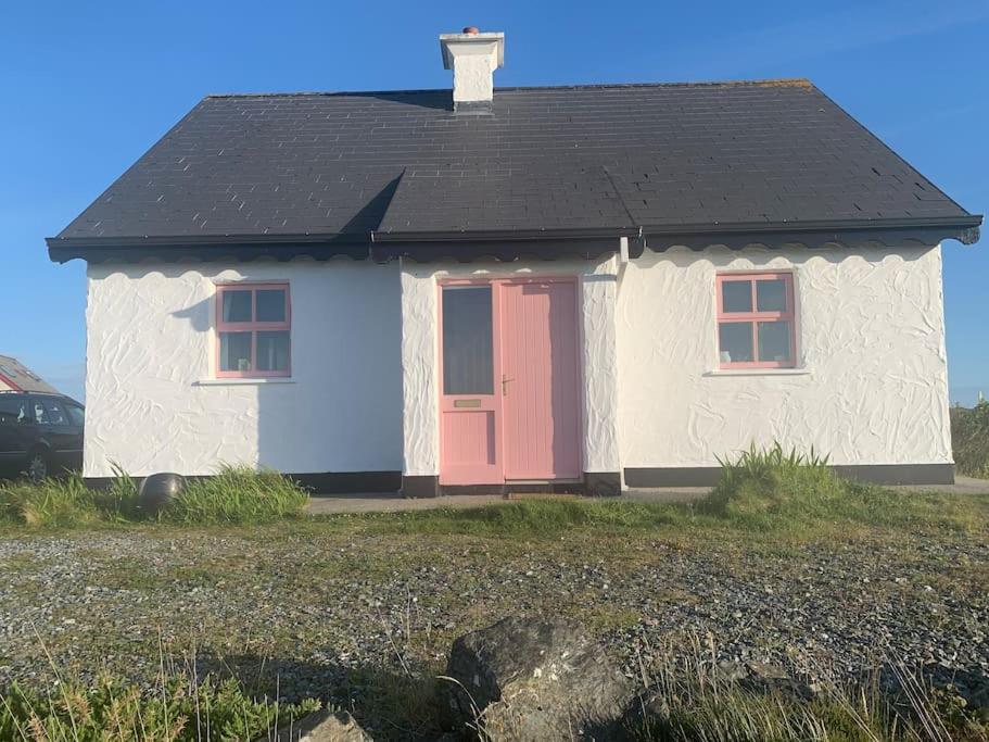 Pink Cottage Ballyconneely Exterior photo
